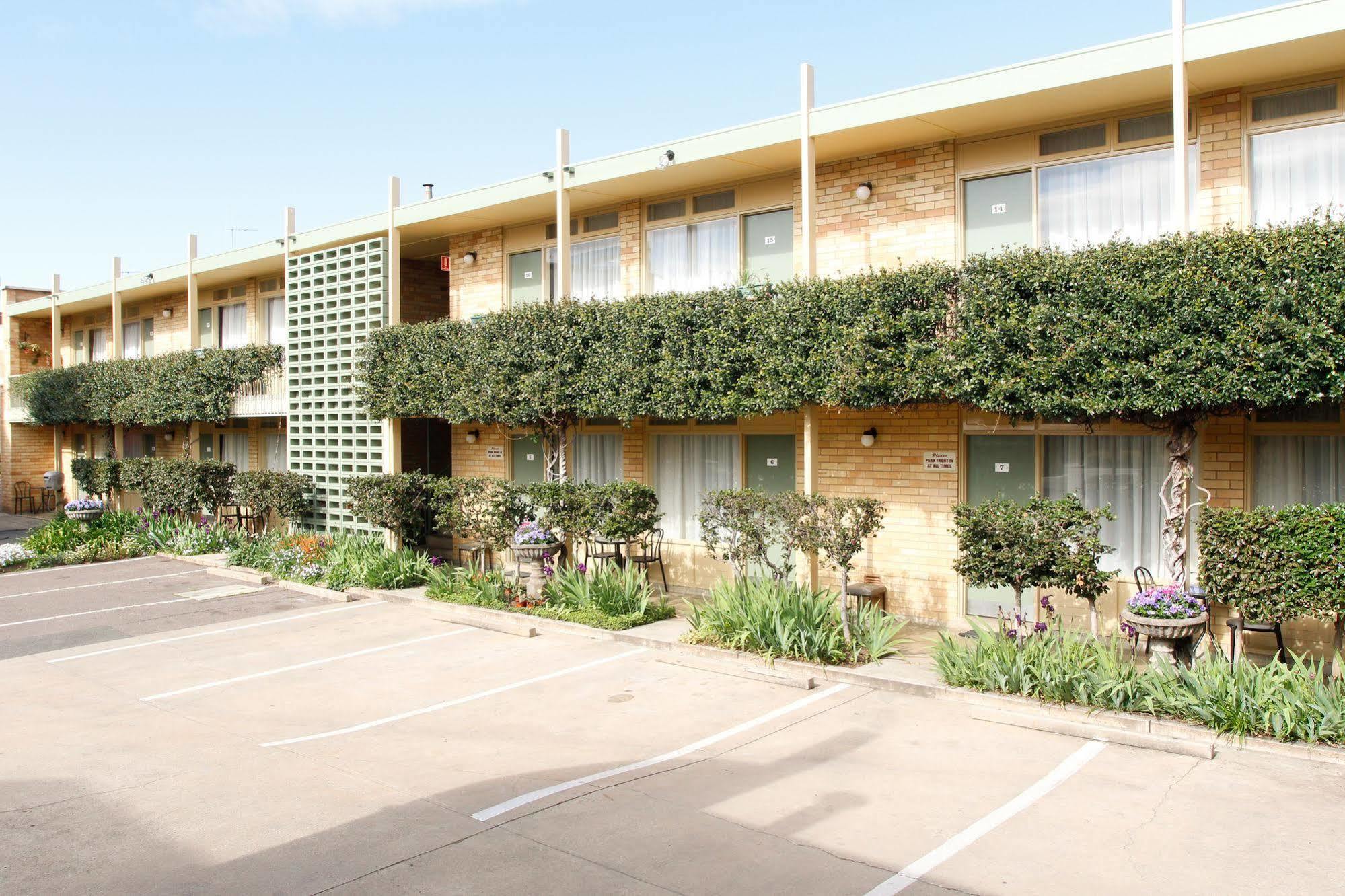 Mid City Motor Inn Queanbeyan Eksteriør billede